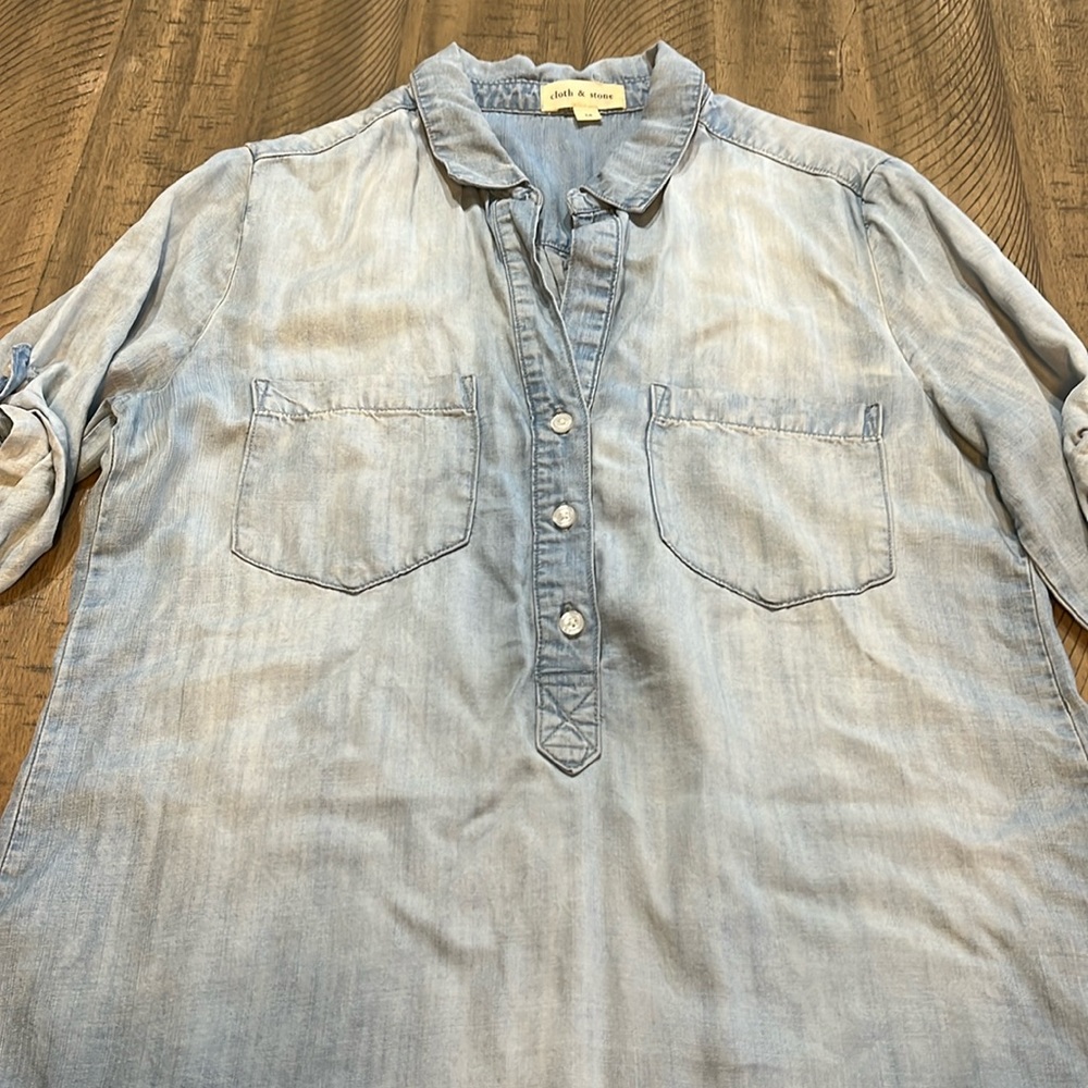 Cloth & Stone Blue Button Down 3/4 Sleeve Blouse